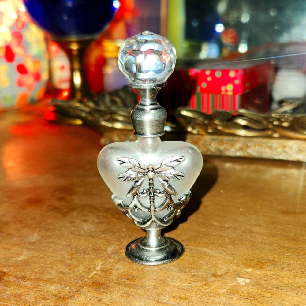 Dragonfly parfume bottle